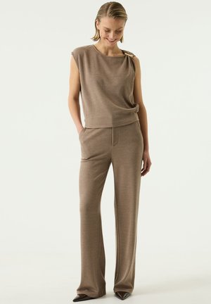 Garcia, ADULTS - FEMALE PANTS - Pantalones - latte dusk