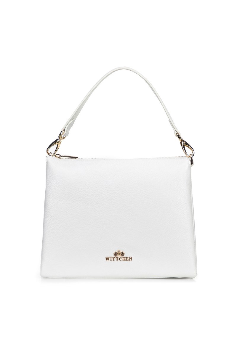 Borsa a mano in pelle bianca con finitura testurizzata, un'unica tracolla regolabile e dettagli in metallo dorato, con un piccolo logo impresso.