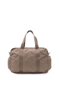 Bruine gewatteerde sporttas met korte stoffen handvatten, een textuur aan de buitenkant met diagonale lijnpatronen en een ritssluiting aan de zijkant.