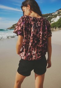 Next SHORT SLEEVE BUBBLEHEM REGULAR FIT - Triko s potiskem - pink animal print