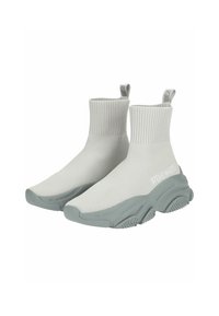 Lichtgrijze sokachtige sneakers met ribbelachtige enkels, elastisch textiel bovenwerk en dikke rubberen zool met textuurdetails en logo.