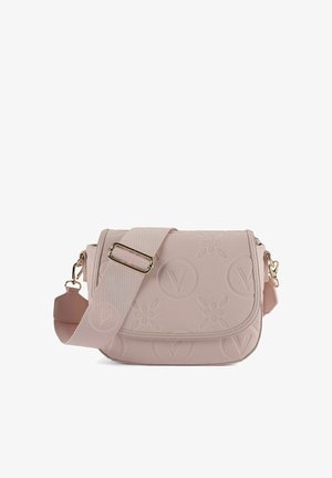 Roze schoudertas van nep leer met geperste bloem- en logodesigns, voorzien van een afneembare riem en gouden metalen details.