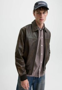 Jack & Jones Ādas jaka - chocolate brown