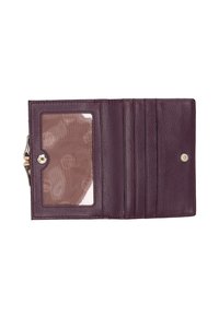 Donker bordeauxrode leren portemonnee met een gestructureerde afwerking, voorzien van zes kaartsleuven, een transparant ID-venster en een drukknoopsluiting.