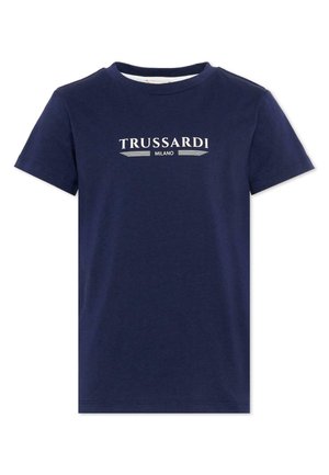 Marineblauw T-shirt met korte mouwen en witte opdruk "TRUSSARDI MILANO" over de borst.