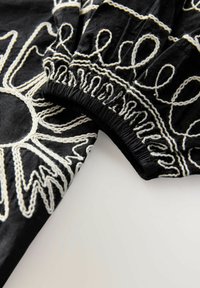Thumbnail Image 7