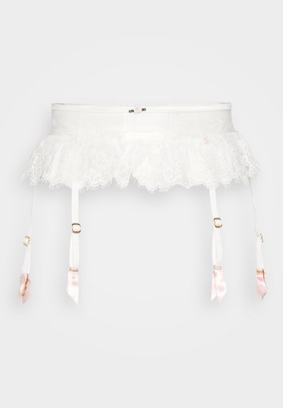 Ce porte-jarretelles en dentelle blanche présente un design à volants, orné de nœuds en satin et de bretelles réglables, décoré de petites roses.
