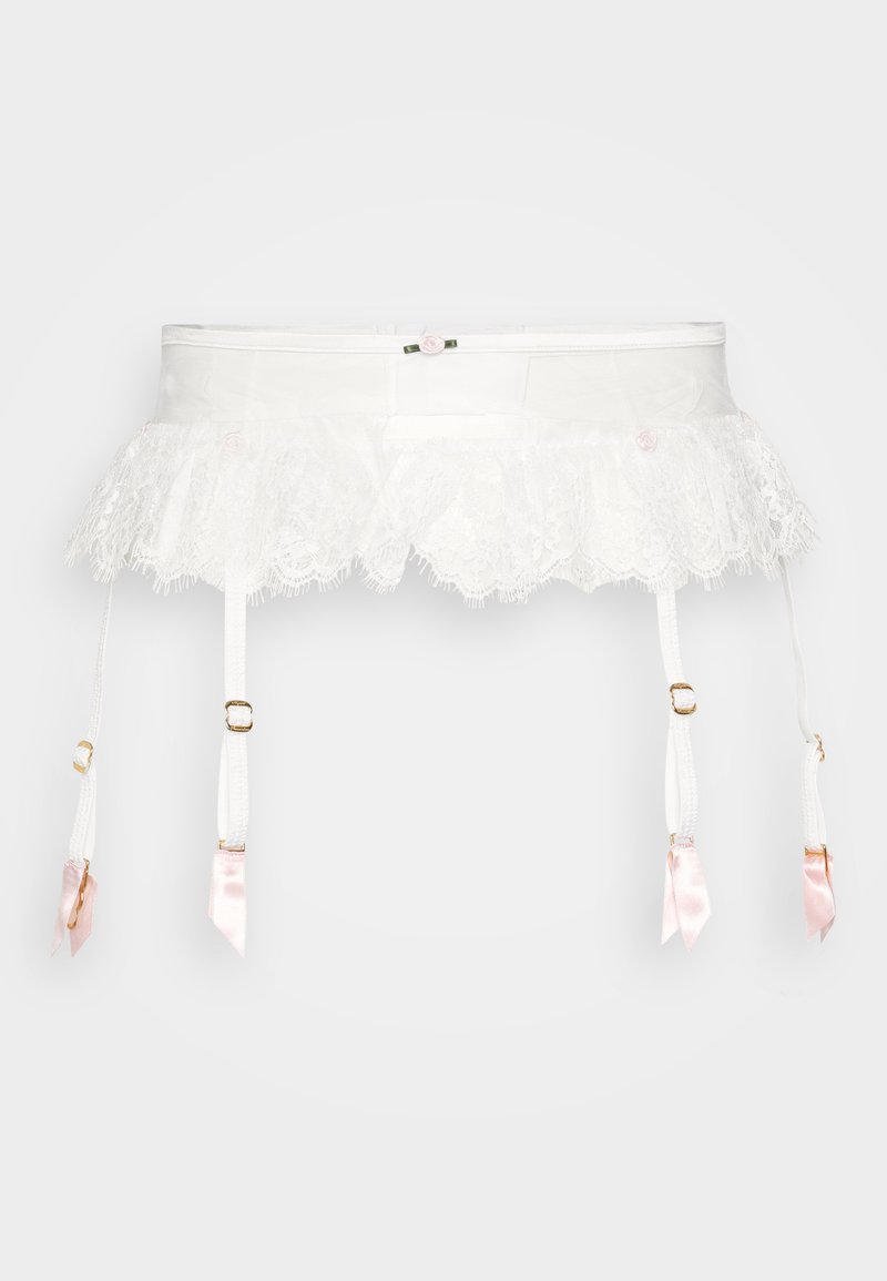 Grembiule in pizzo bianco con design arricciato, caratterizzato da fiocchi in satin e bretelle regolabili, ornato con piccoli dettagli a forma di rosa.