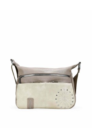 Bolso bandolera en beige claro y topo con bolsillo delantero con cremallera, tachuelas metálicas decorativas en patrón circular y correa ajustable para el hombro.