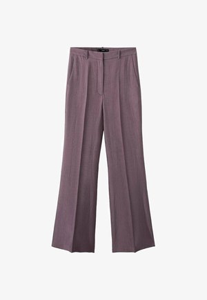 Hlače širokih nogavic v nežni sivkasti barvi, izdelane iz lahkega blaga z teksturirano površino. Imajo sprednje gube in standarden pas.