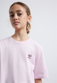 adidas Originals Jednoduché tričko - clear pink/maroon