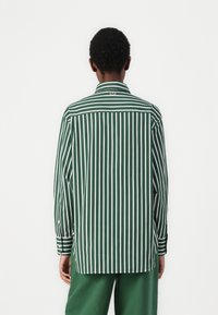 Lacoste UNISEX - Užsagstoma palaidinė - green/white