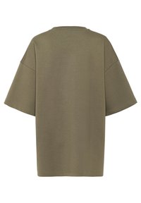 Khaki oversized t-shirt van zachte katoen, met een ronde halslijn, verlaagde schouders en korte mouwen. Gelijke textuur zonder patronen.