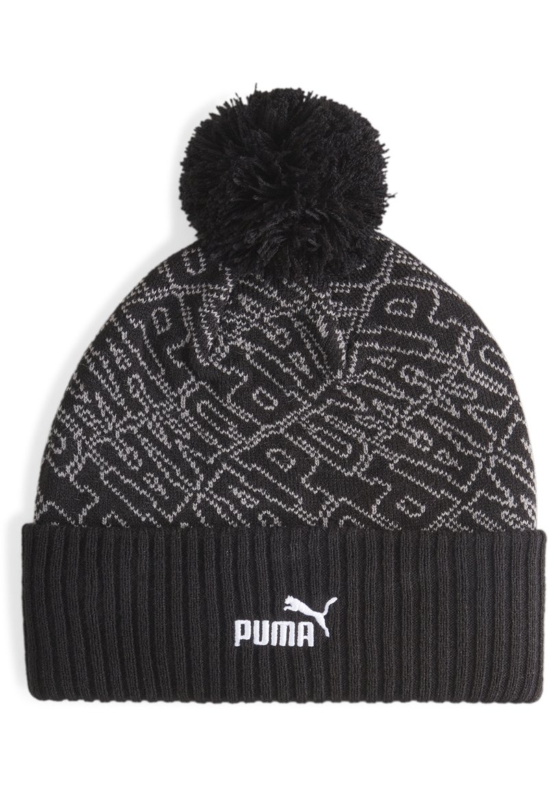 Čierny pletený čiapka s textúrovaným dizajnom v šedej farbe. Má čierny pom-pom na vrchu a rebrovaný lem s bielym logom Puma na prednej strane.