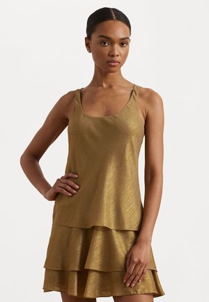 Gold-laminiertes Kleid mit Rundhalsausschnitt, Spaghetti-Trägern und einem glänzenden, strukturierten Stoff. Mit gerafftem Saum und tailliertem Oberteil.