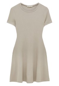 Abito a coste di un beige chiaro con maniche corte, scollo rotondo e gonna svasata. Caratterizzato da un tessuto testurizzato e un design semplice e pulito.