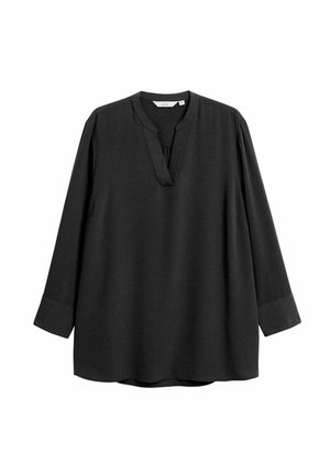 Zwart langschendig shirt met een notch-kraag, gemaakt van zachte stof. Heeft een relaxte pasvorm en een rechte zoom met opgerolde mouwen.