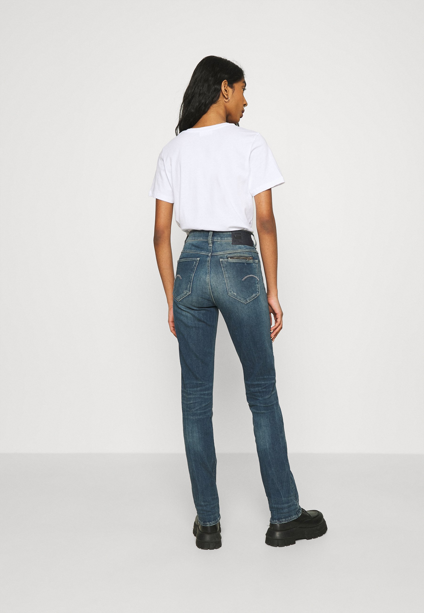 antic faded baum blue