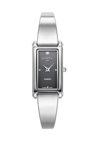 Reloj de pulsera plateado rectangular con cara negra, acento de diamante y banda de acero inoxidable. Presenta marcadores de hora minimalistas y logotipo.