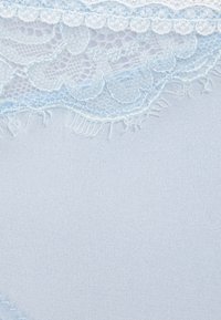 Unausgewählt, hellblau