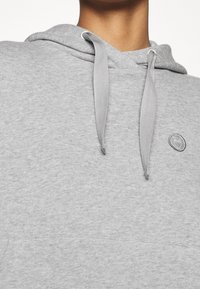 KnowledgeCotton Apparel Kapuzenpullover - mottled light grey
