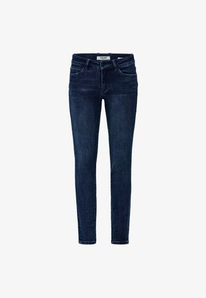 Vaqueros ajustados azul oscuro con bolsillos delanteros, presillas para cinturón y cierre de botón, presentados sobre un fondo blanco.