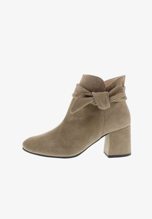 Xaver Luis, RINA - Classic ankle boots - sand