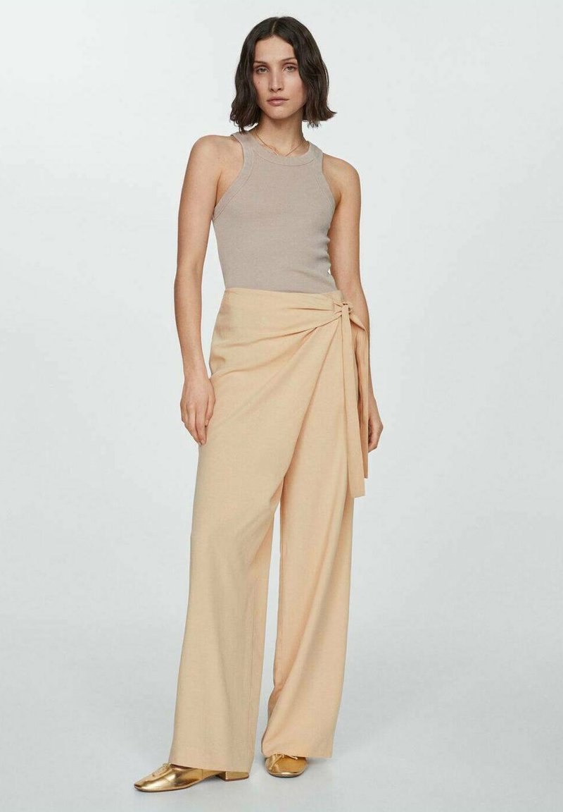 Mango PAREO Spodnie Materia owe be owy Zalando pl mango-pareo-spodnie-materia-owe-be-owy-zalando-pl