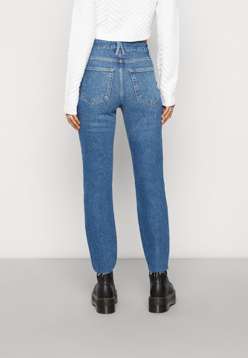 Good American GOOD CLASSIC RAW HEM - Vaqueros slim fit - denim - Zalando.es