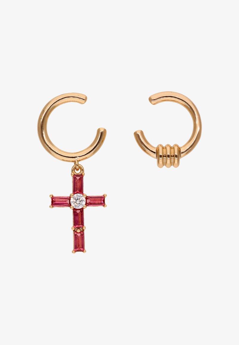 Kultasävyiset rengaskorvakorut, joissa roikkuu punainen risti, jossa keskellä kivi, pitkulaiset suorakulmaiset kivet ja uurretut korostuselementit.