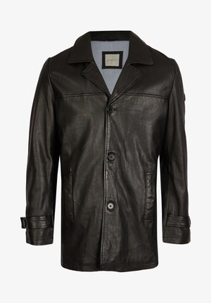 Chaqueta de cuero negra con solapa, cierre de botones, dos bolsillos laterales y un forro suave azul. Presenta un corte relajado y una textura lisa.