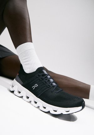 CLOUDSWIFT 3 - Laufschuh Straße - all   black