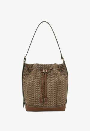 Bolso tipo cubo de tela con un patrón marrón, cierre de cordón, detalles de cuero y una correa de hombro curvada. Textura suave y forma estructurada.