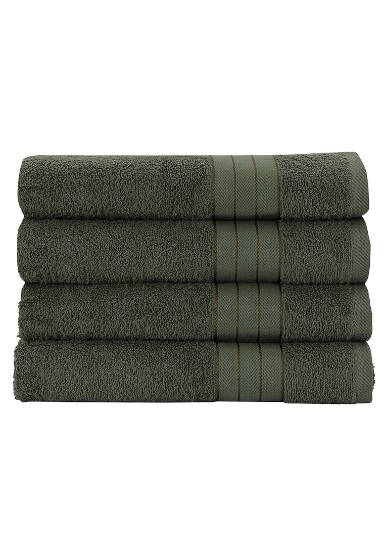 Cuatro toallas apiladas de color verde oscuro, hechas de algodón texturizado, con sutiles rayas horizontales y una superficie suave y esponjosa.