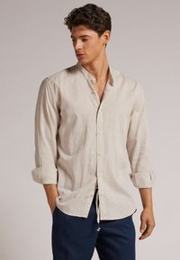 IUMAN Intimissimi Uomo MANDARIN-COLLAR - Camisa - natürlich white linen