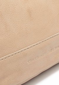 The Chesterfield Brand WEIMAR UMHÄN - Borsa a tracolla - beige