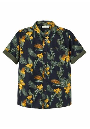 Chemise bleu marine à manches courtes avec boutons sur le devant, poignets verts et motif tropical de fleurs jaunes et de feuilles de palmier vertes.
