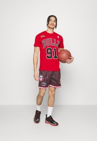 Mitchell & Ness NBA CHICAGO BULLS TEE BULLS DENNIS RODMAN - Equipación de clubes - red