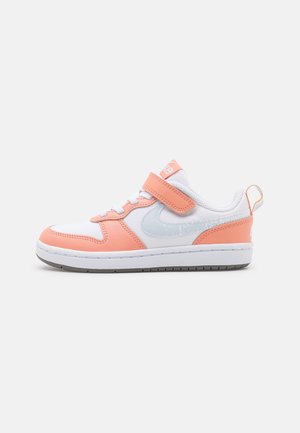COURT BOROUGH - Sneaker low - white/aura/light madder root/cave stone
