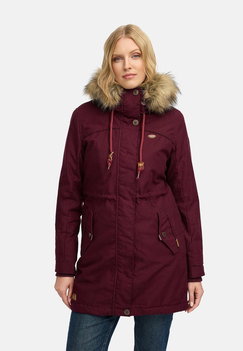 Bordo parka jakna s kapuco obloženo s krznom, ovratnikom na vezanje i velikim prednjim džepovima. Tkanina izgleda izdržljivo s glatkom teksturom i dugmadi.