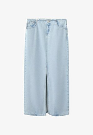 Falda midi de mezclilla azul claro con abertura frontal, trabillas para cinturón y cierre de botón en la pretina.