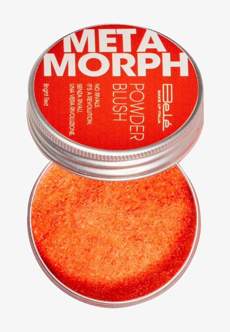 Barattolo metallico rosso brillante del blush in polvere Metamorph di Belé Make Up Italia, con il coperchio parzialmente aperto che mostra la polvere testurizzata all'interno.