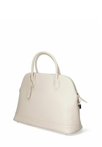 Crèmekleurige leren handtas met een ronde vorm, dubbele handvatten aan de bovenkant, ritssluiting en een gestructureerd oppervlak. Heeft subtiele stiksels en metalen hardware.