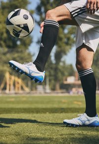 Selezionato, white/laser blue