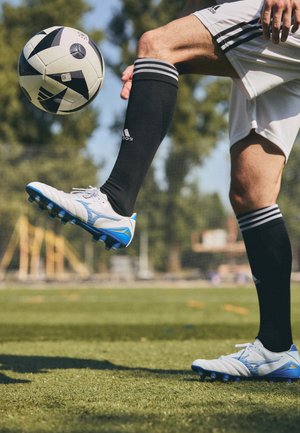 MORELIA NEO IV PRO - Firm-ground football boots - white/laser blue