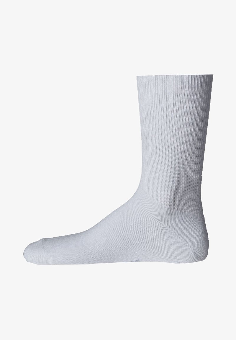 Weißer Baumwollsocken mit gerippter Textur, mittellange Wade, glatte Zehennaht und ohne Muster oder zusätzliche Akzente.
