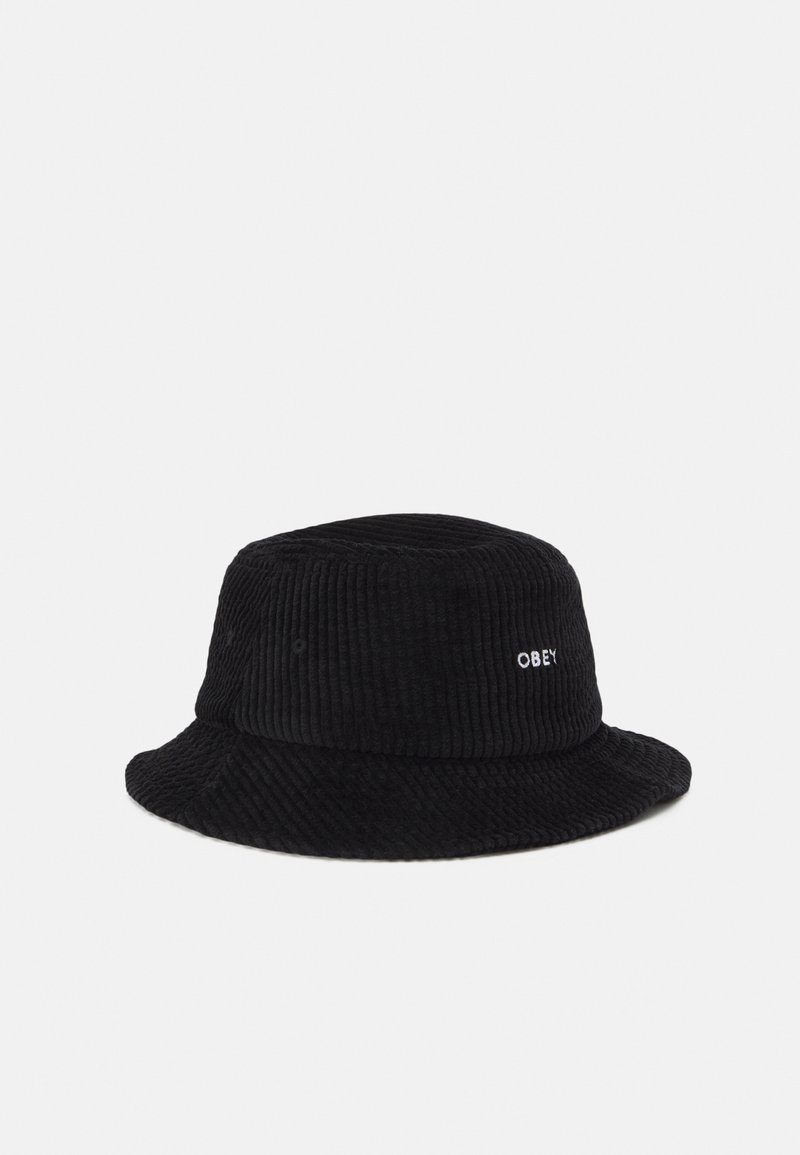 Chapéu de balde de cordura preto com uma copa plana e aba larga; apresenta um pequeno logótipo bordado "OBEY" na frente.