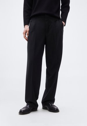 WIDE LEG TRAVEL  - Housut - black