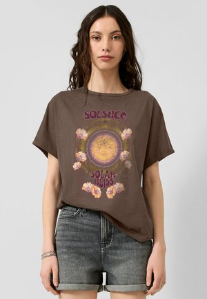 QS T-SHIRT - T-shirt imprimé - dunkelbraun