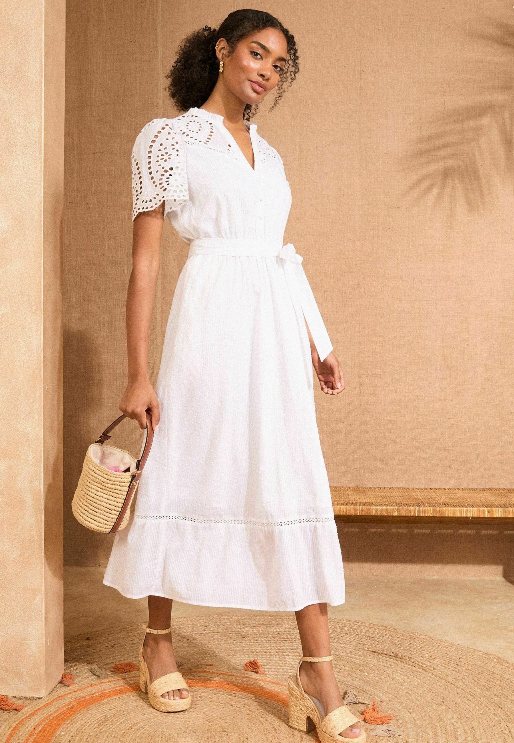 Love & Roses REGULAR FIT - DOBBY BRODERIE BELTED MIDI - Day dress